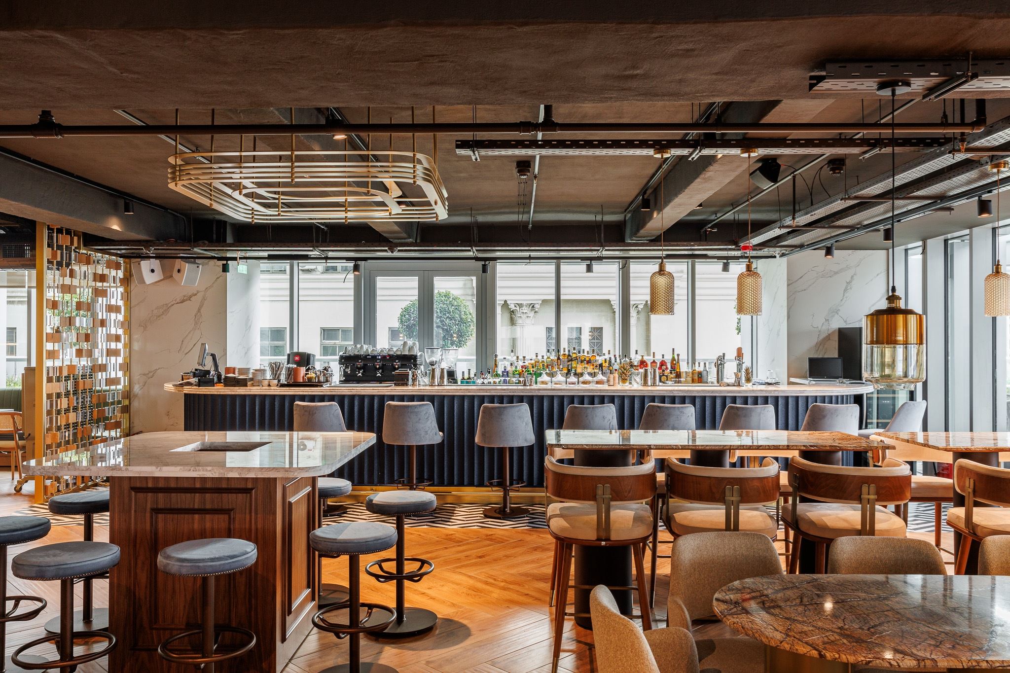 "Nice n Easy Piraeus Tower": Μια νέα εποχή γαστρονομίας και διασκέδασης στον Πειραιά