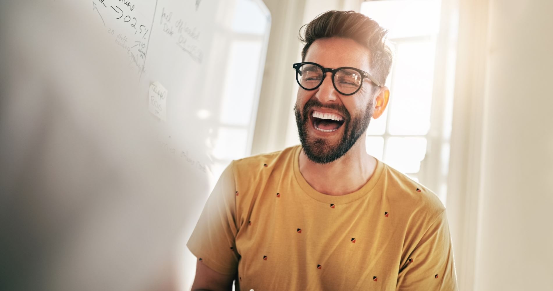 To χιούμορ κοντράρει στα ίσια την Ικαρία στη μακροζωία