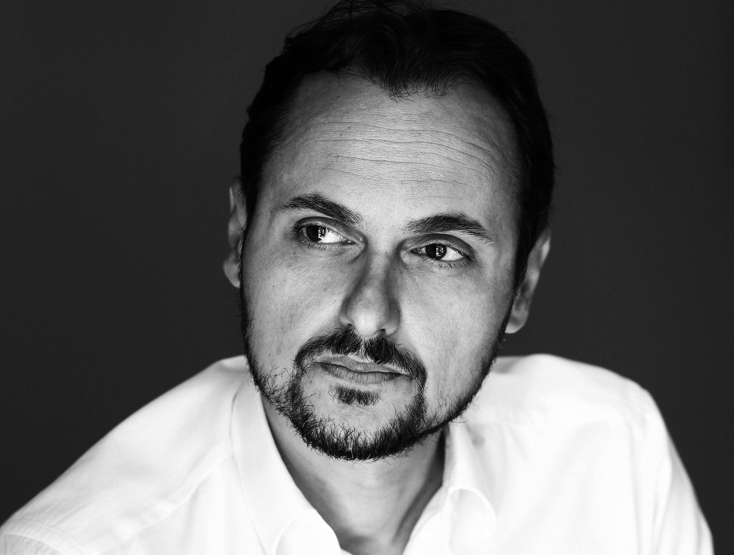 24 δυνατά διηγήματα για 24 σταθμούς του ηλεκτρικού