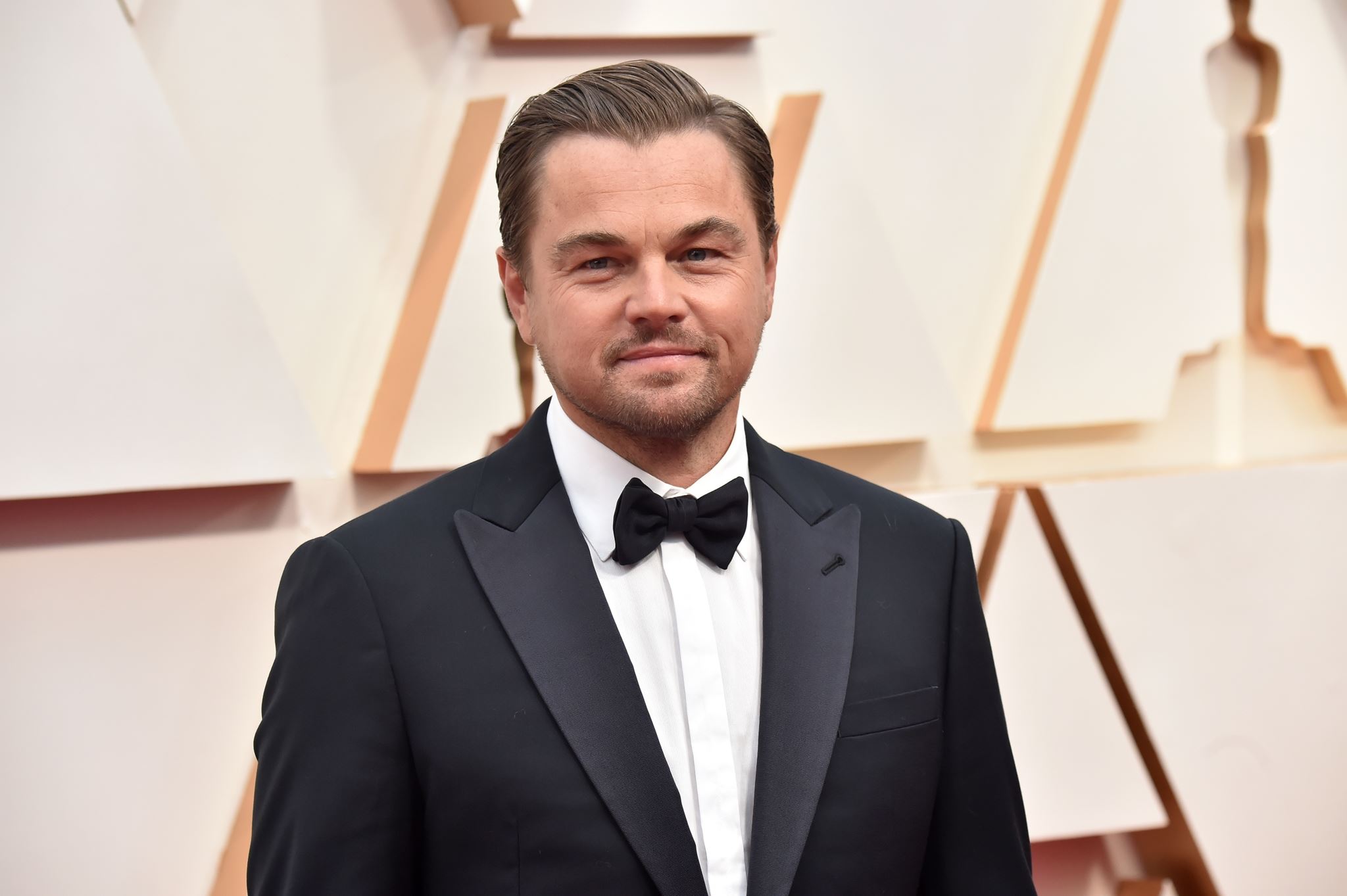 Ο Leonardo DiCaprio θα υποδυθεί τον Frank Sinatra στη νέα βιογραφική ταινία του Martin Scorsese