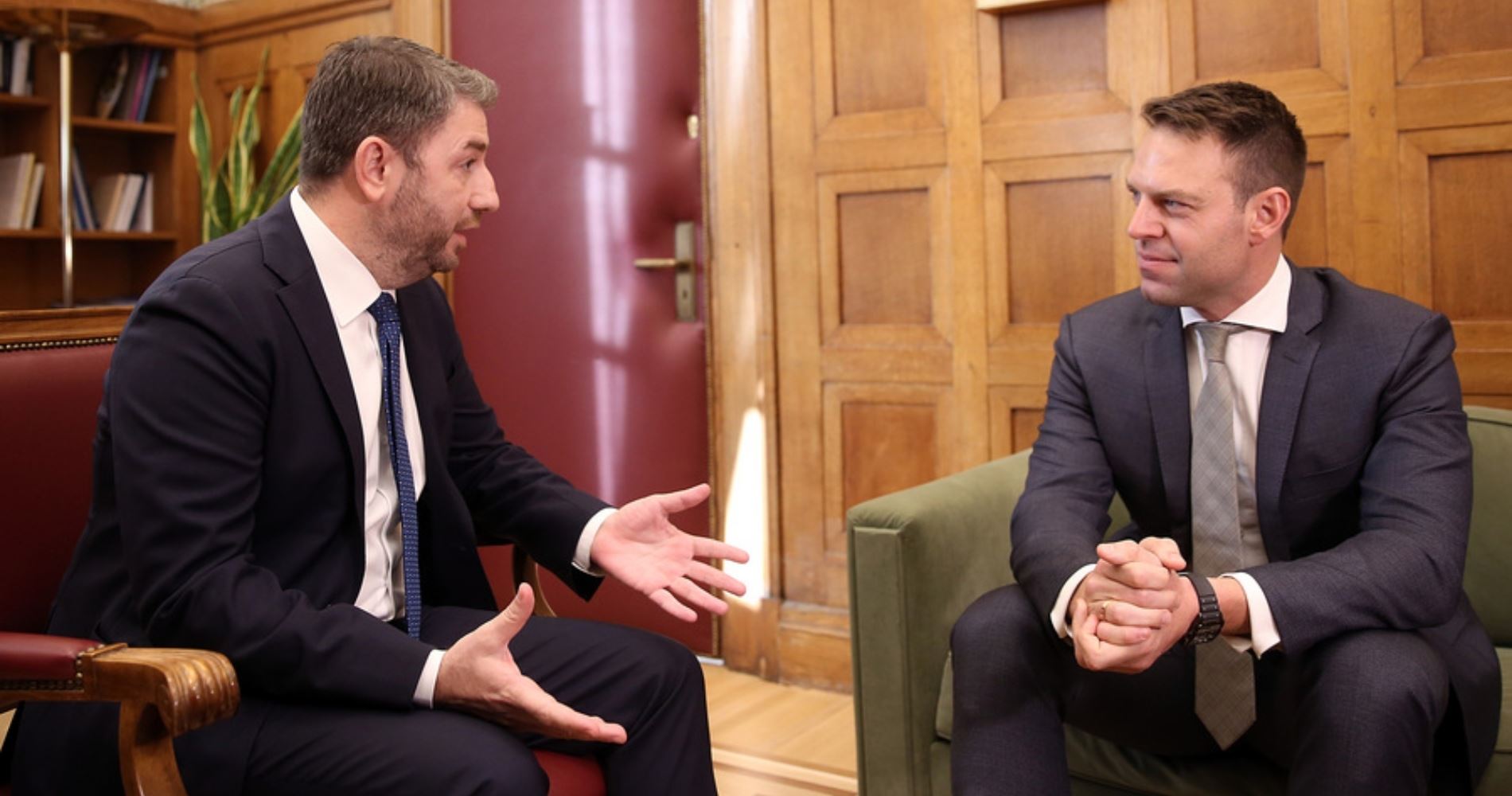 Οι εξελίξεις στον ΣΥΡΙΖΑ έφεραν το ΠΑΣΟΚ στη 2η θέση σε δημοσκόπηση της Opinion Poll