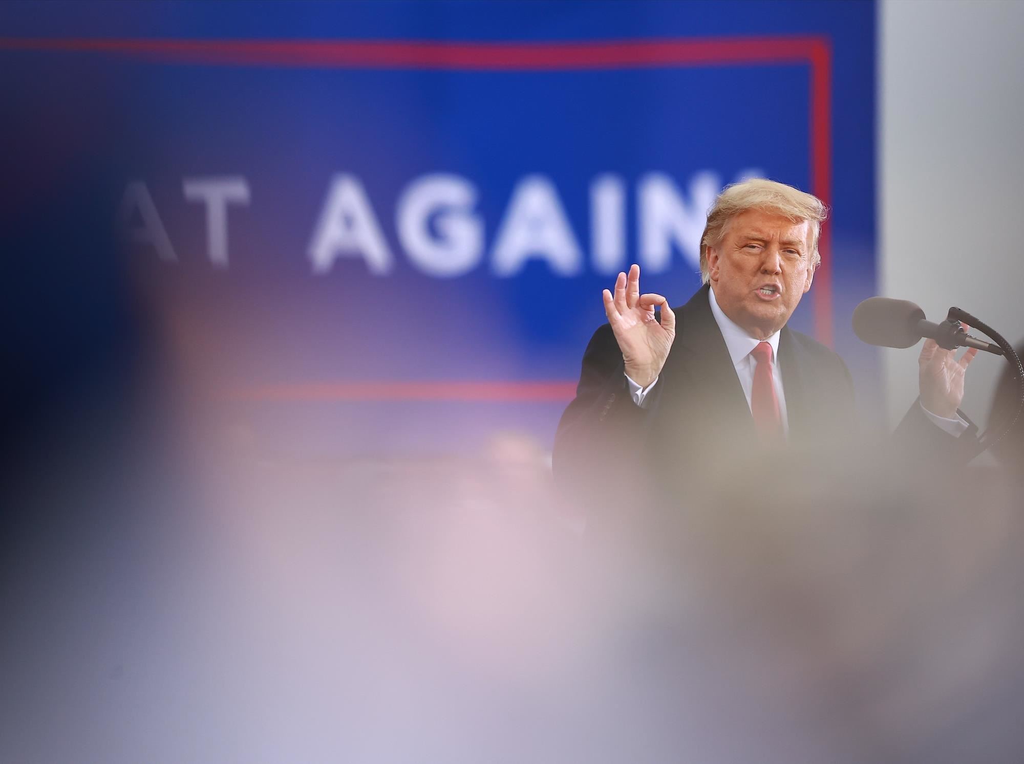 Ο Donald Trump παραδέχθηκε επιτέλους την ήττα του