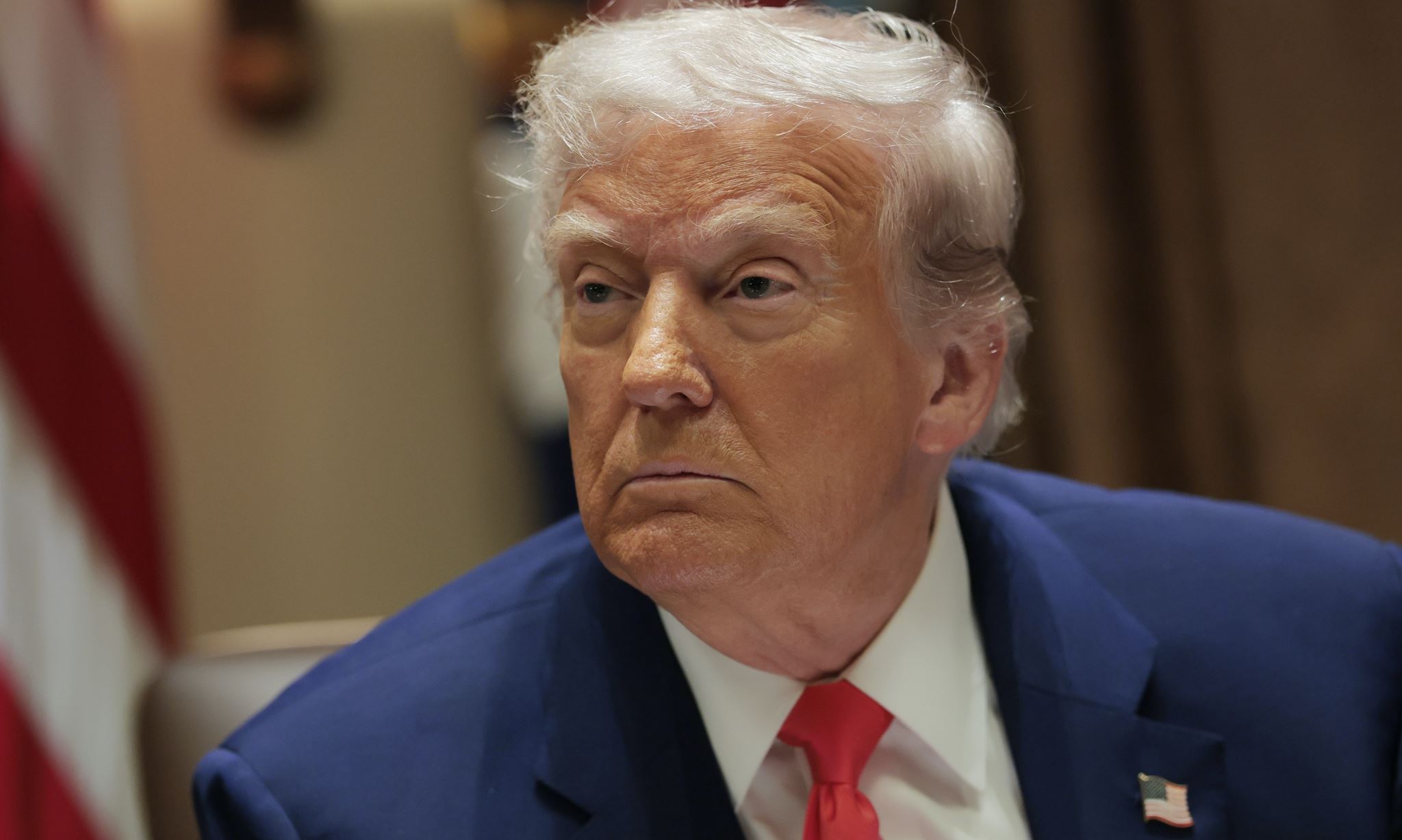 Γιατί ο Donald Trump εξαίρεσε iPhones και υπολογιστές από τους δασμούς