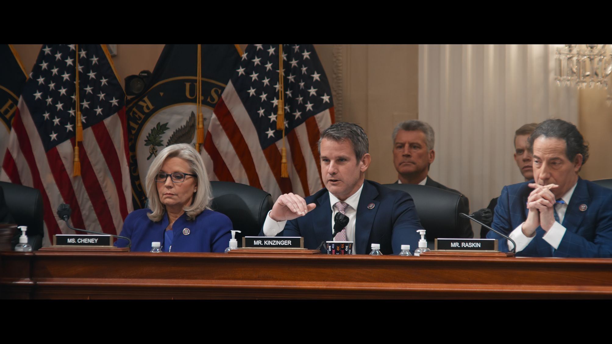 Ξέρουμε πού θα δεις το ντοκιμαντέρ για το πώς ο Donald Trump έφτασε να δικάζεται για 4 αδικήματα