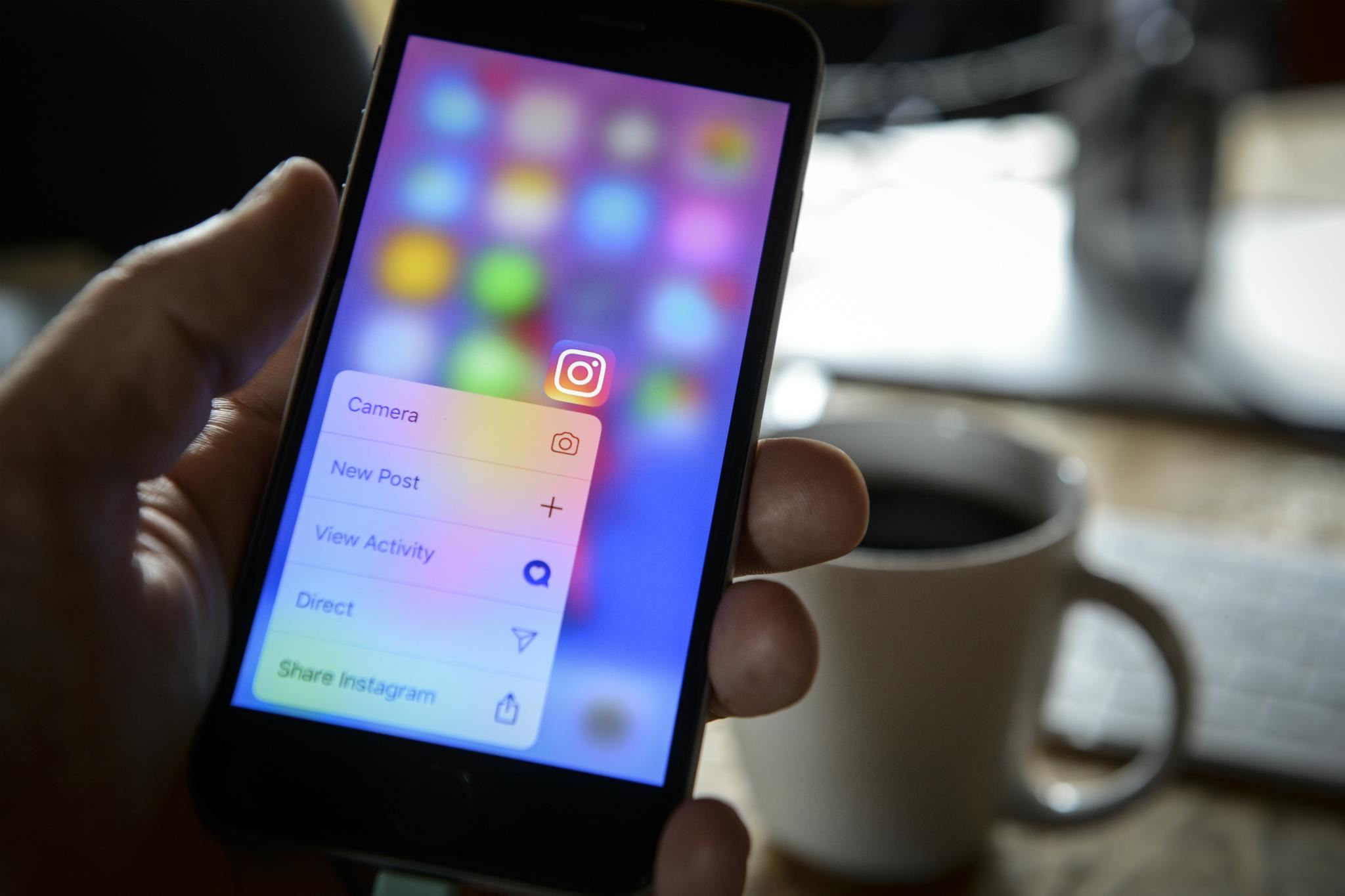 Νέο feature σε Facebook και Instagram μετρά τον χρόνο που σπαταλάς σε αυτά τα social media