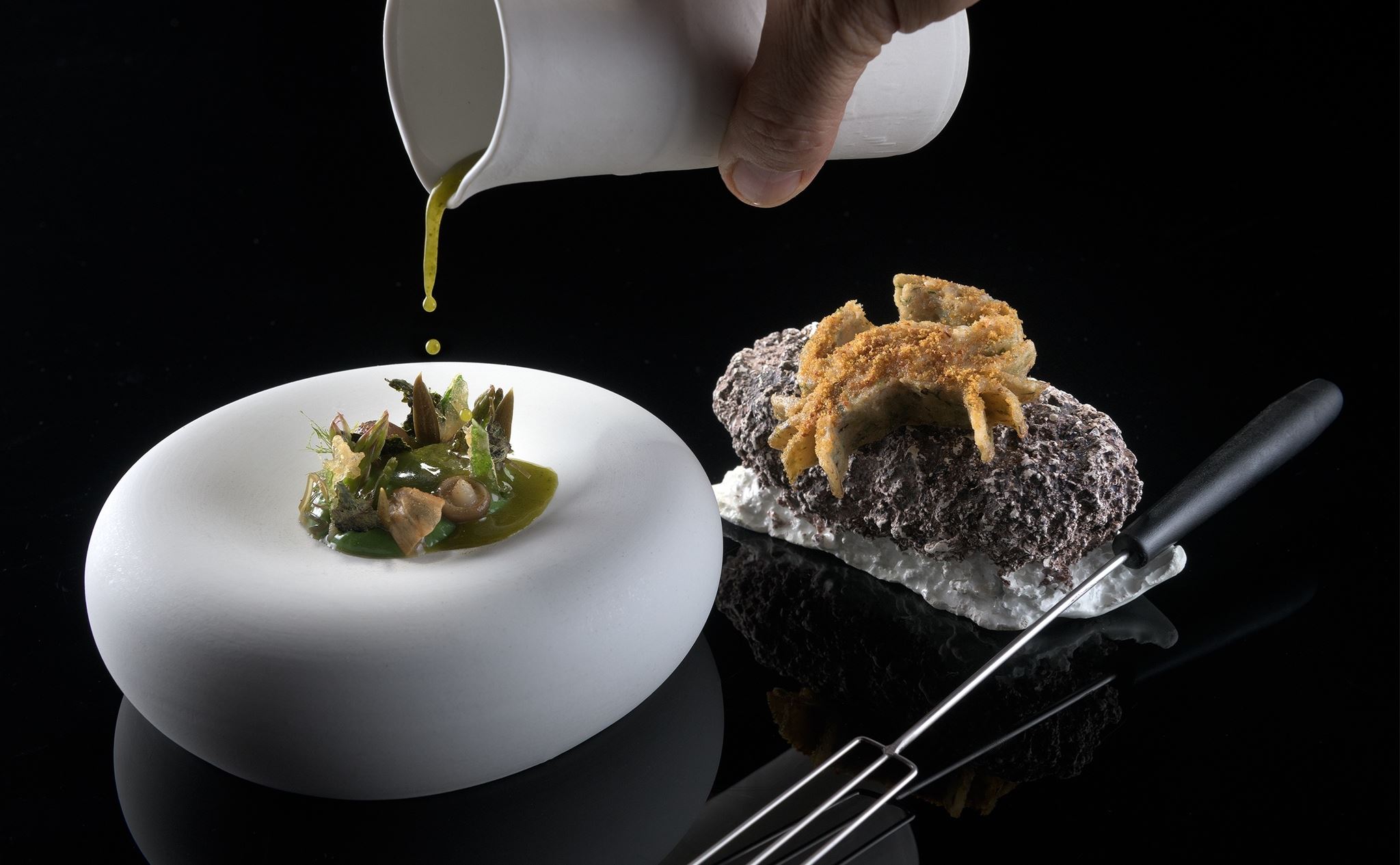 Ένα από τα κορυφαία ελληνικά εστιατόρια σερβίρει ροδίτικο fine dining στην Αθηναϊκή Ριβιέρα