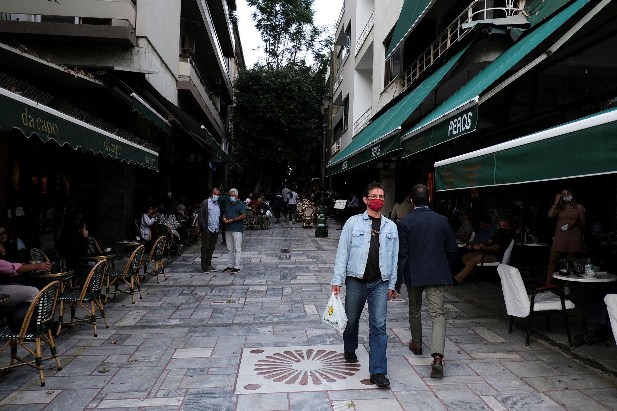 Πότε χαλαρώνει, επιτέλους, το lockdown