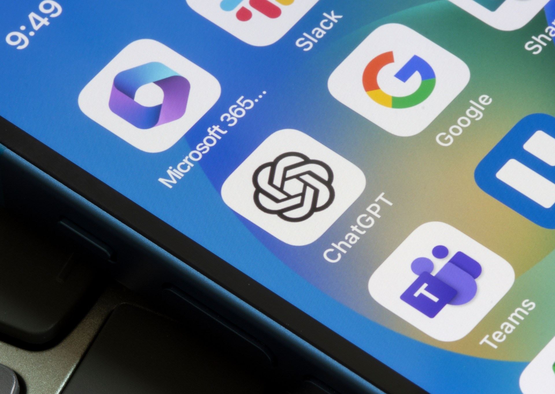 Πώς το ChatGPT απειλεί τo μονοπώλιο της Google