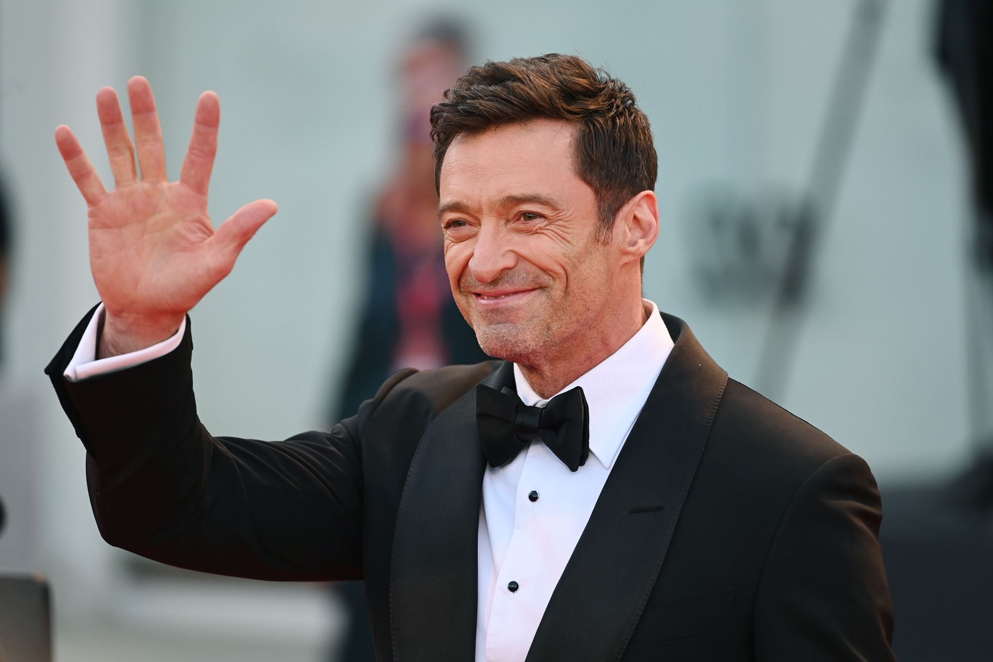 Μέχρι και ο Hugh Jackman φοράει eye patches