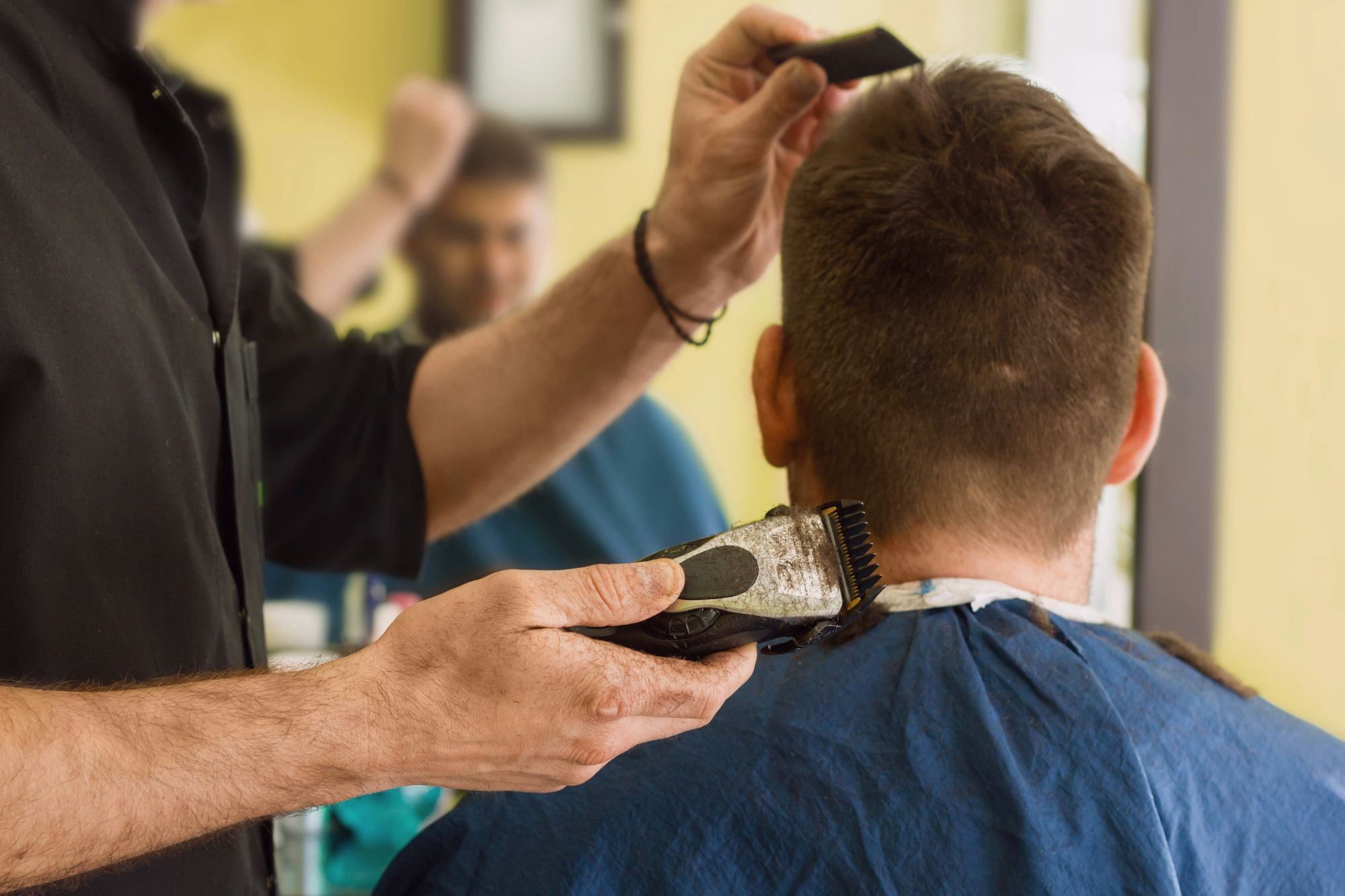 Τα κουρέματα που καμουφλάρουν την αραίωση των μαλλιών