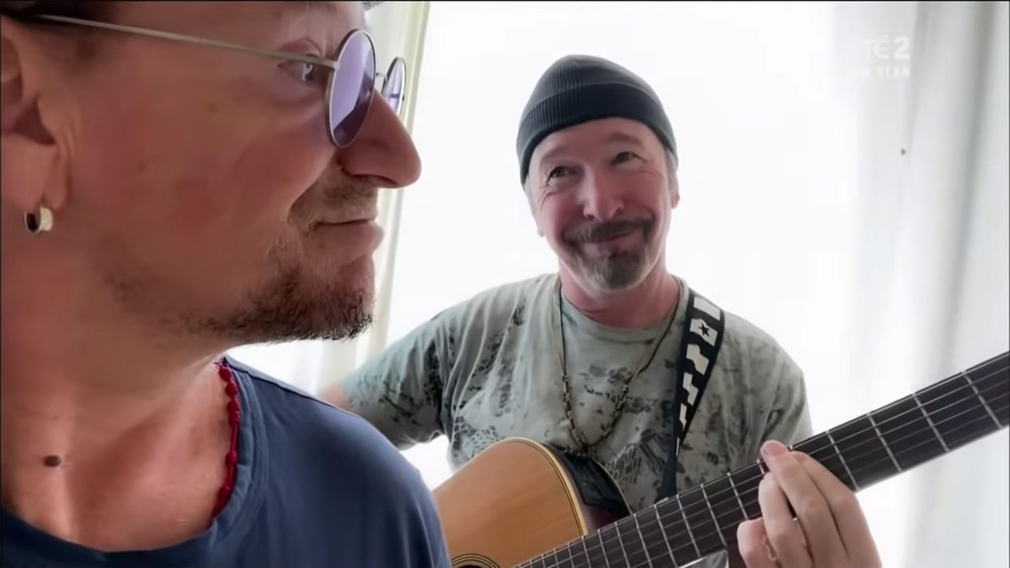 Η διαφορετική εκδοχή του Stairway to Heaven από Bono και The Edge