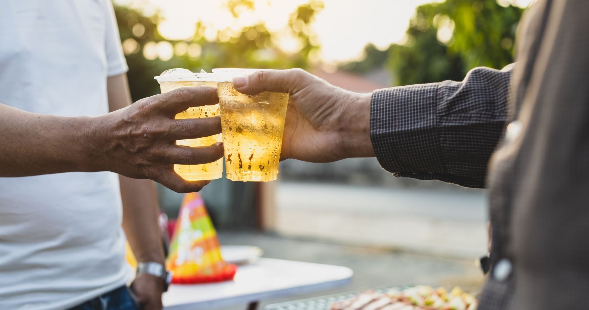 Η CIA ξέρει πόσο αντέχουμε ως Έλληνες στο ποτό