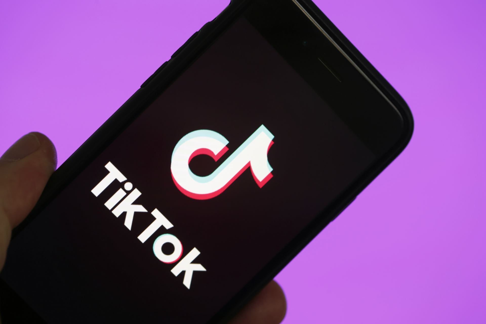 ΤοTikTok μόλις ξεπέρασε το YouTube σε πωλήσεις
