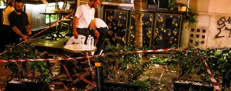 Κολωνάκι: Πώς έγινε το ατύχημα με το τζιπ σε εστιατόριο-Τα απανωτά λάθη που οδήγησαν στο περιστατικό (βίντεο)