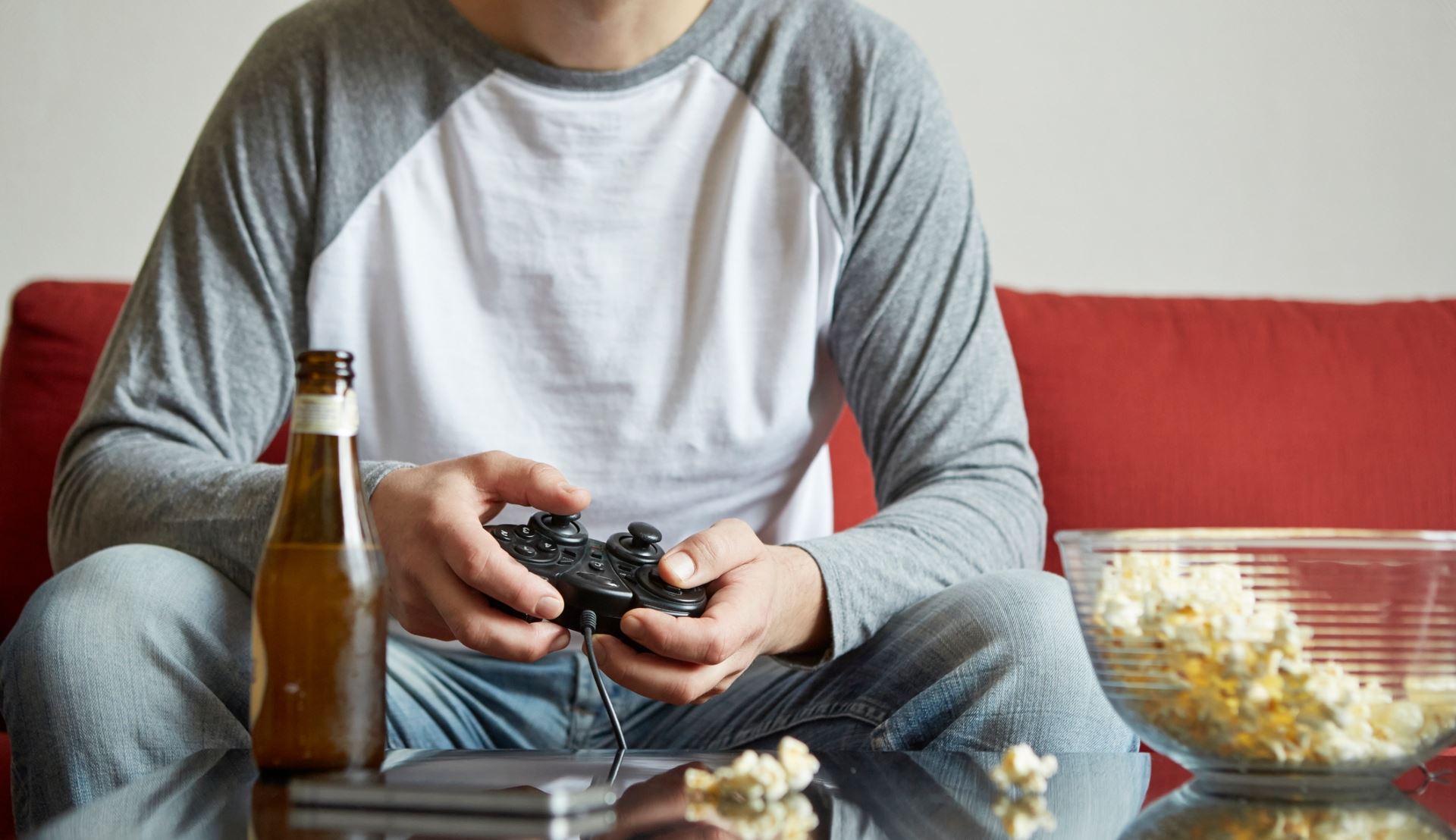 Οι διατροφικοί κίνδυνοι του να κάθεσαι συνέχεια σπίτι