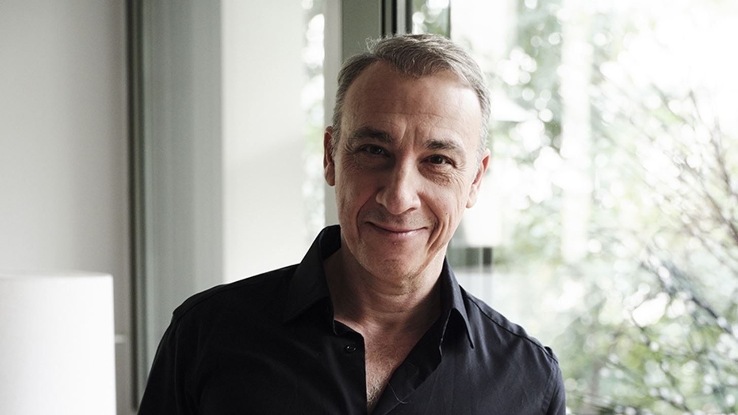 Τα ρεμπέτικα είναι στο DNA του Μίνωα Μάτσα