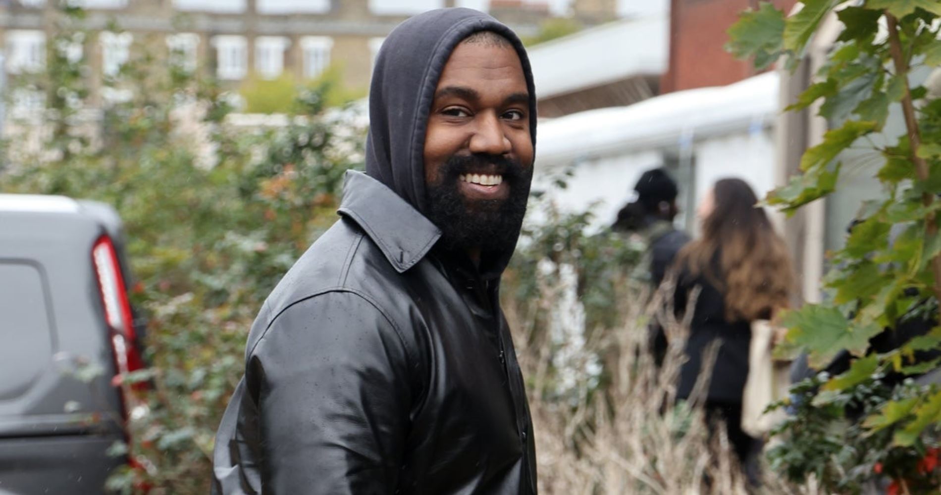 Ο Kanye West μετάνιωσε για τα αντισημιτικά 'μαργαριτάρια' του