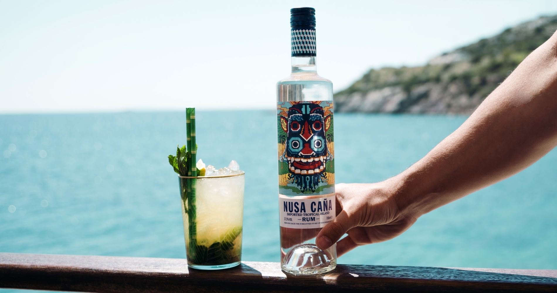 Το Ρούμι Nusa Caña ήρθε για να μας θυμίσει την ξεχασμένη ιστορία της παραγωγής ρουμιού στην Ινδονησία