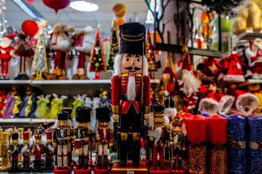 Τα νέα μέτρα που ισχύουν για την περίοδο των γιορτών