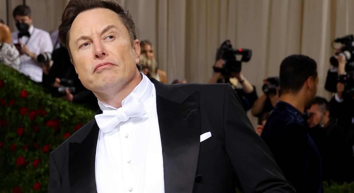 Ο Elon Musk εμφανίστηκε στο Met Gala με τη μητέρα του