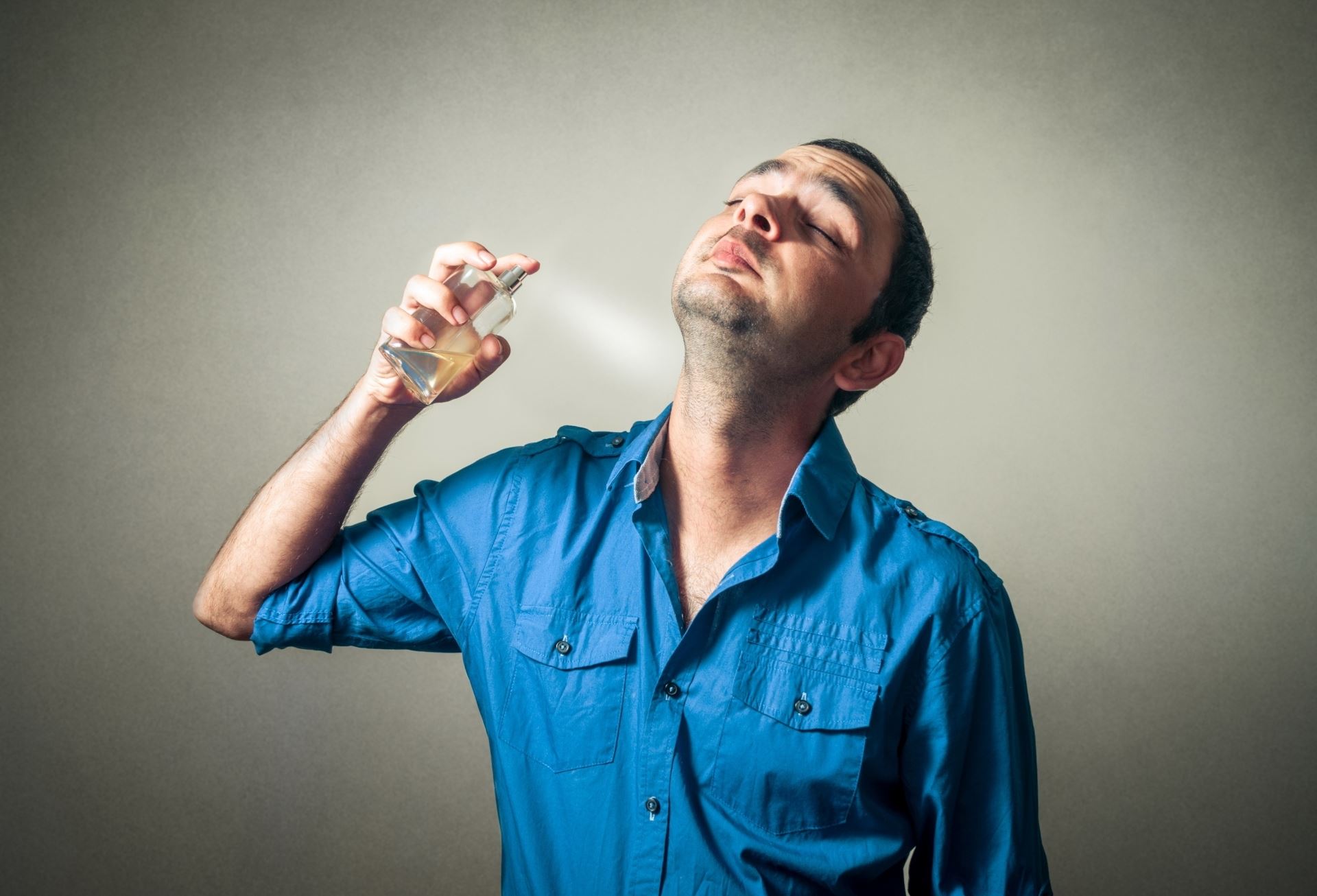 Πώς το άρωμά σου θα διαρκεί περισσότερο με 8 απλούς τρόπους