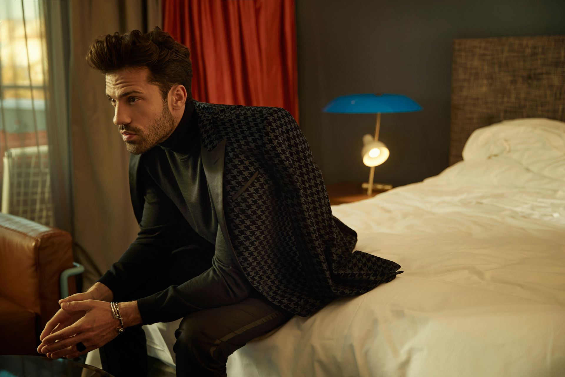 O Κωνσταντίνος Αργυρός και η τέχνη του να κάνεις όλο τον κόσμο να τραγουδά