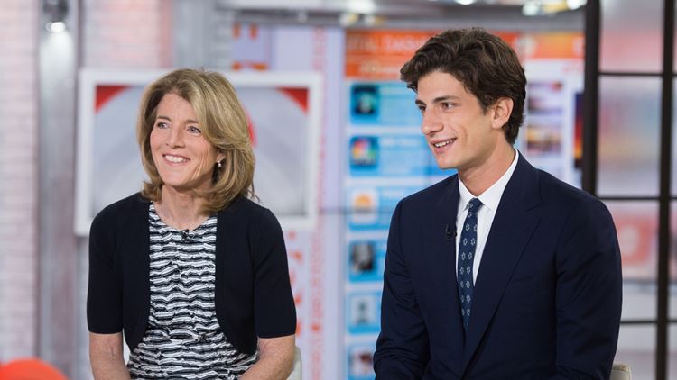 Jack Schlossberg, όπως John F. Kennedy Jr.