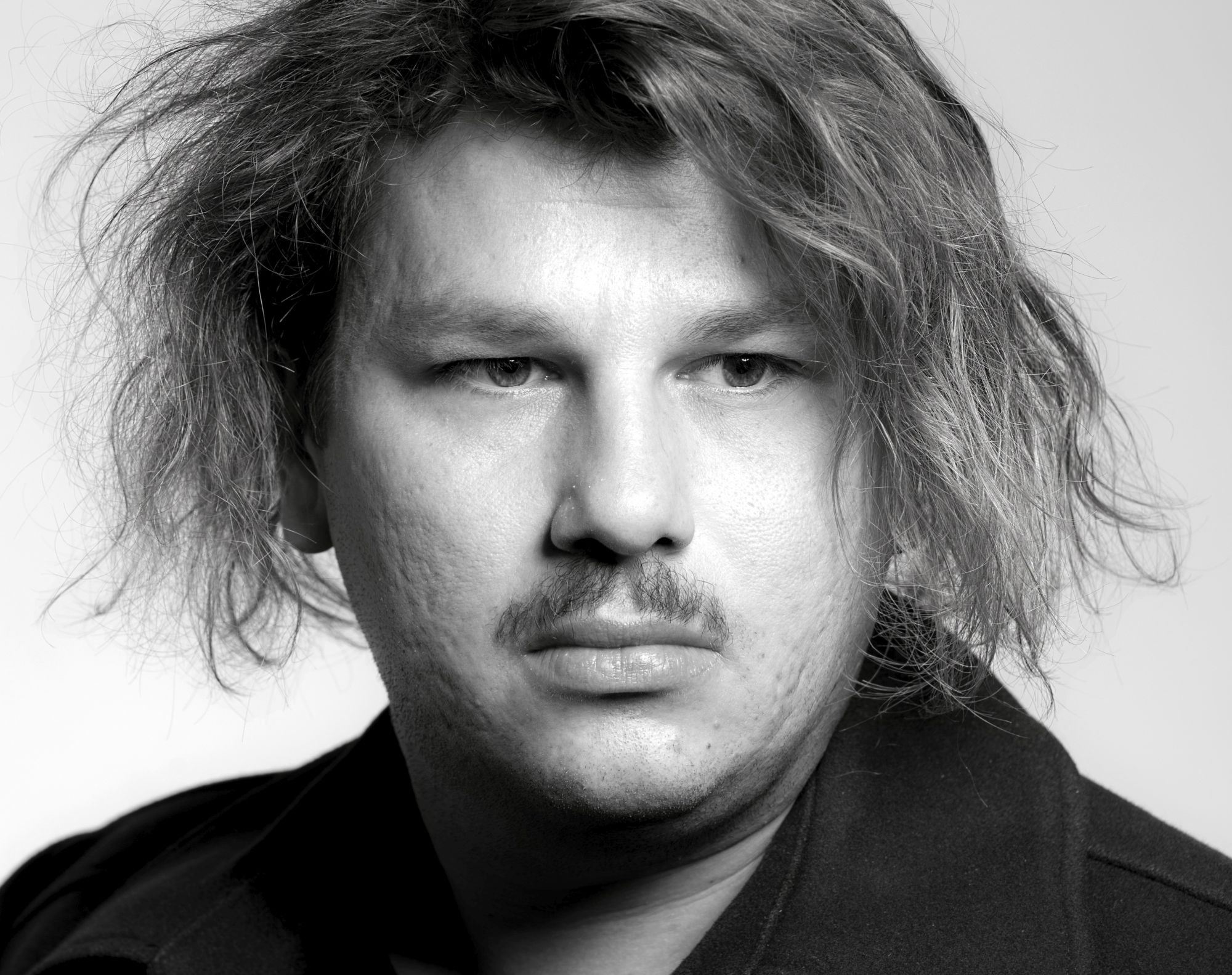 Business class μαθήματα ζωής από τον Τζον Καγιούλη