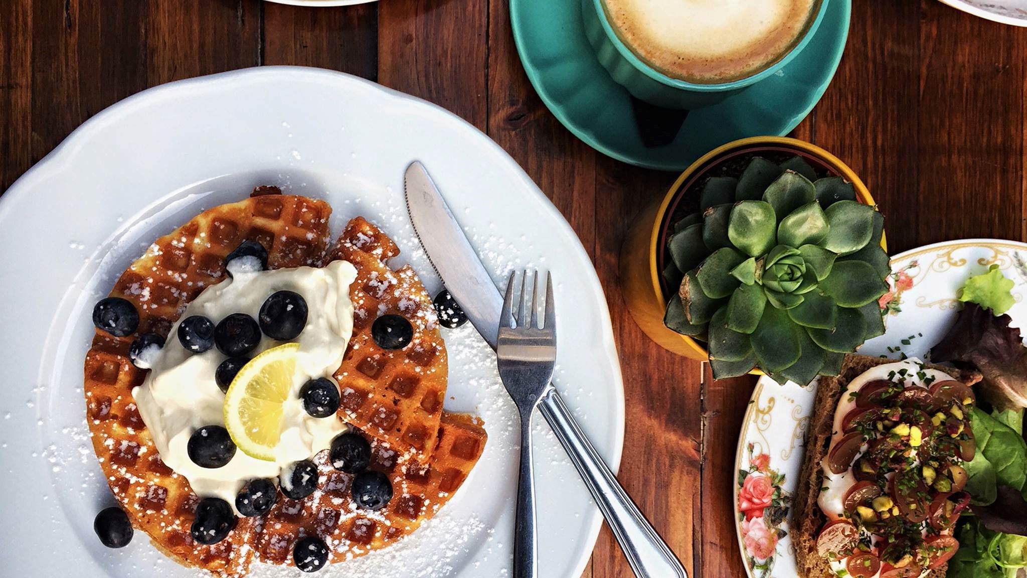 Τα μέρη της Αθήνας που έχουν αναγάγει το brunch σε τέχνη