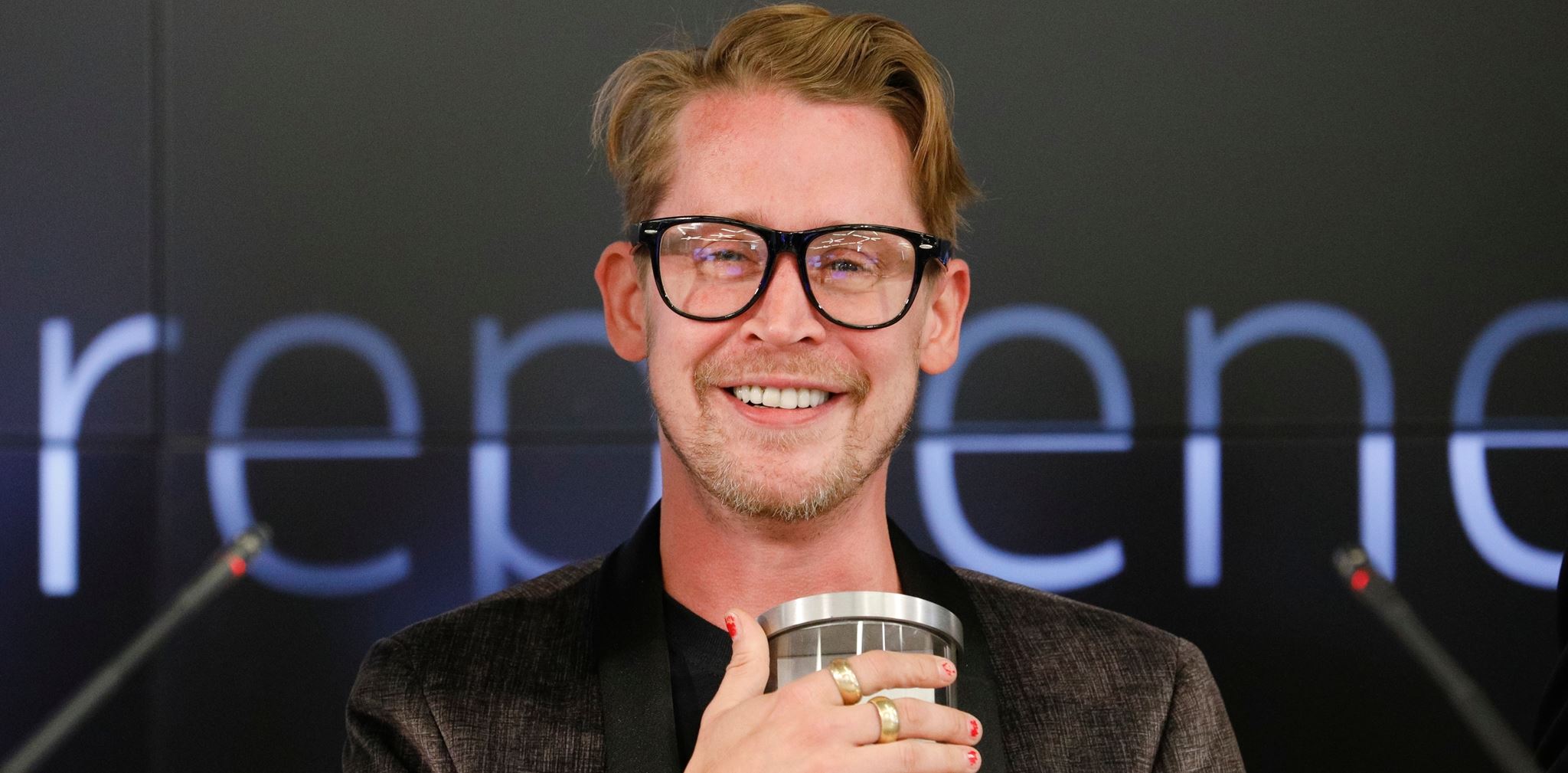 H απίστευτη ομοιότητα του Macaulay Culkin με τον γιο του