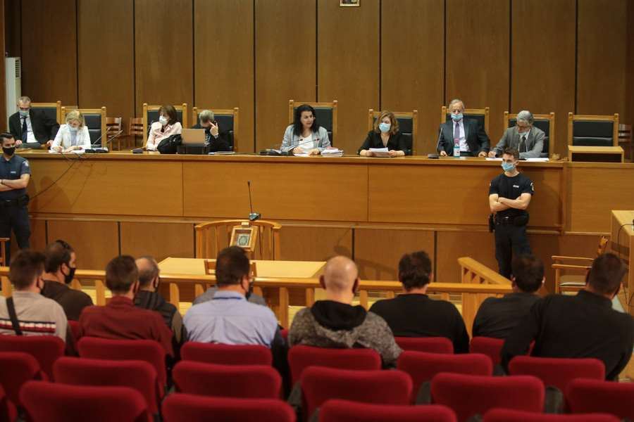 Τα εξωφρενικά αιτήματα των καταδικασθέντων Χρυσαυγιτών για τις αναστολές των ποινών