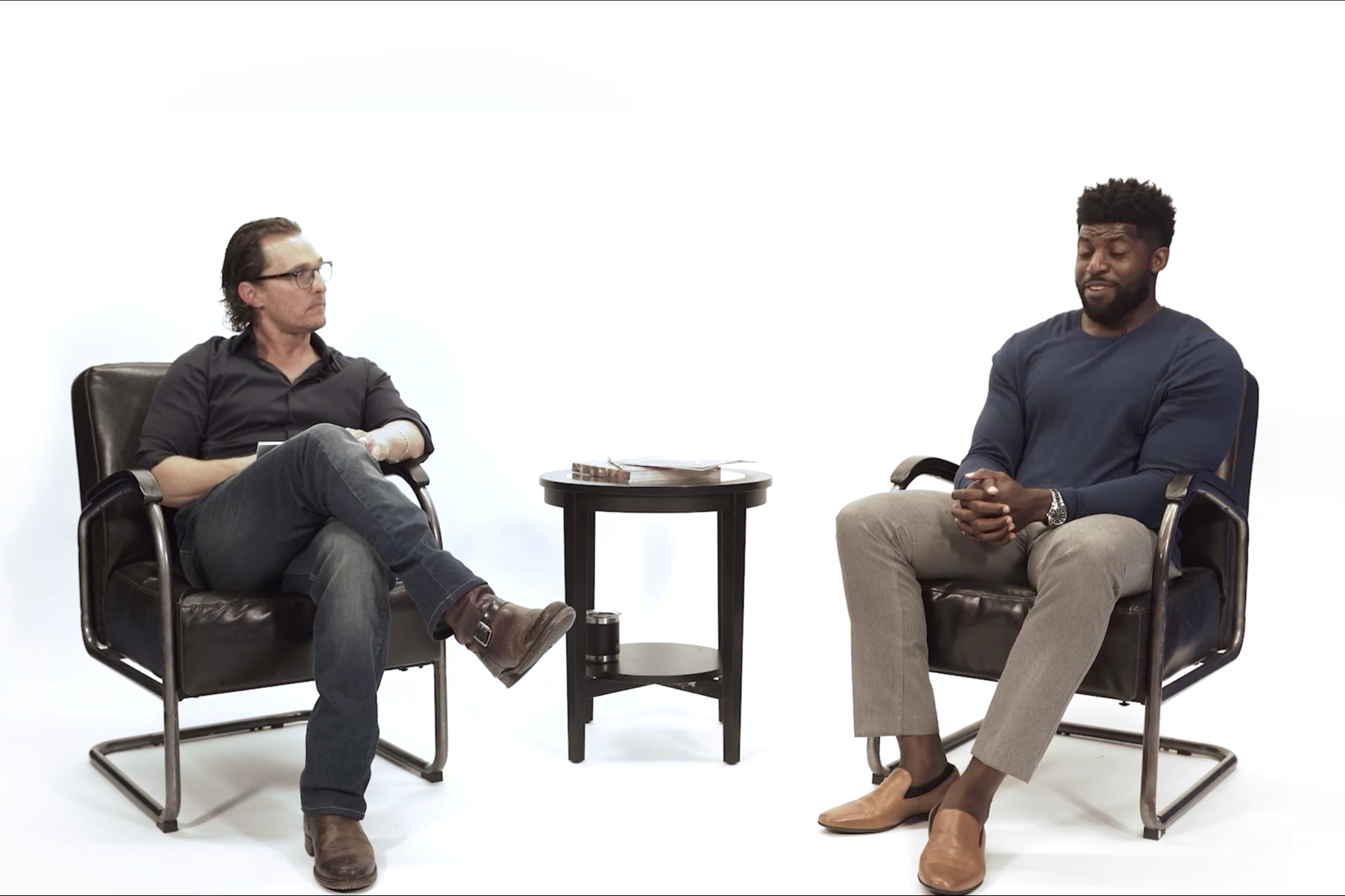 Ο Matthew McConaughey σε "Άβολες Συζητήσεις Με Έναν Μαύρο Άντρα"