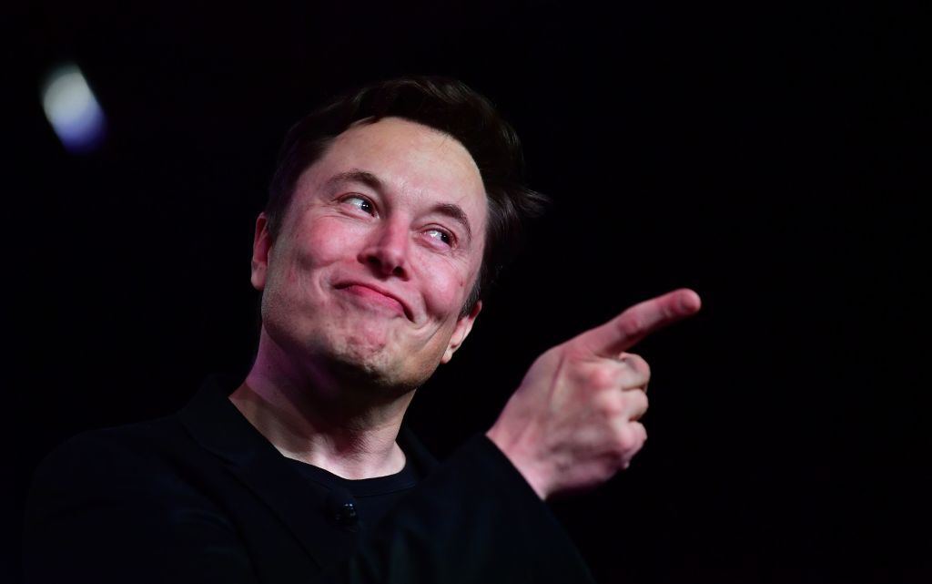 Η Tesla εκτινάσσει την περιουσία του Elon Musk στα 100 δισ.