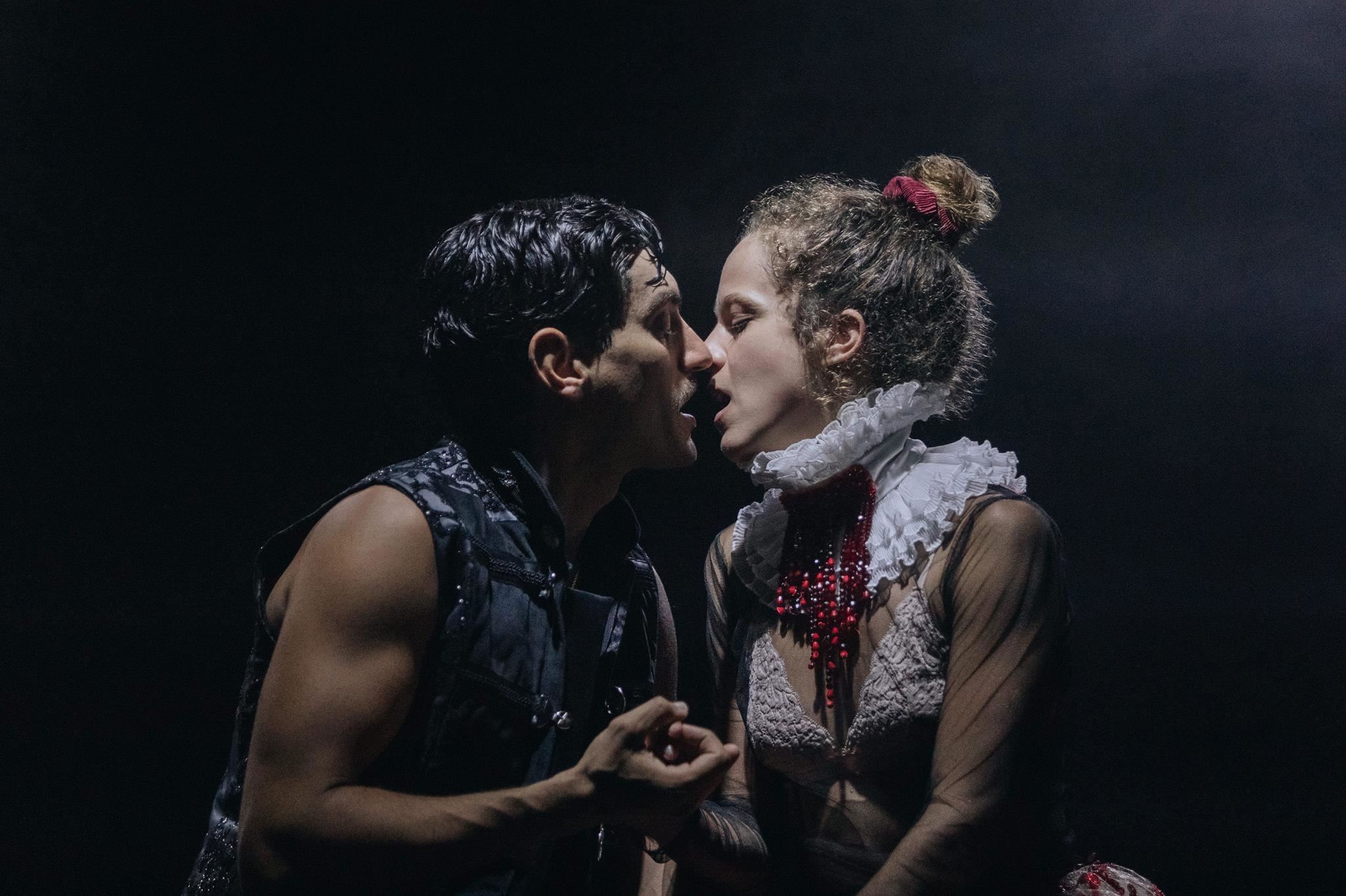 Αυλαία για τα θέατρα της Αθήνας μετά από 8 μήνες