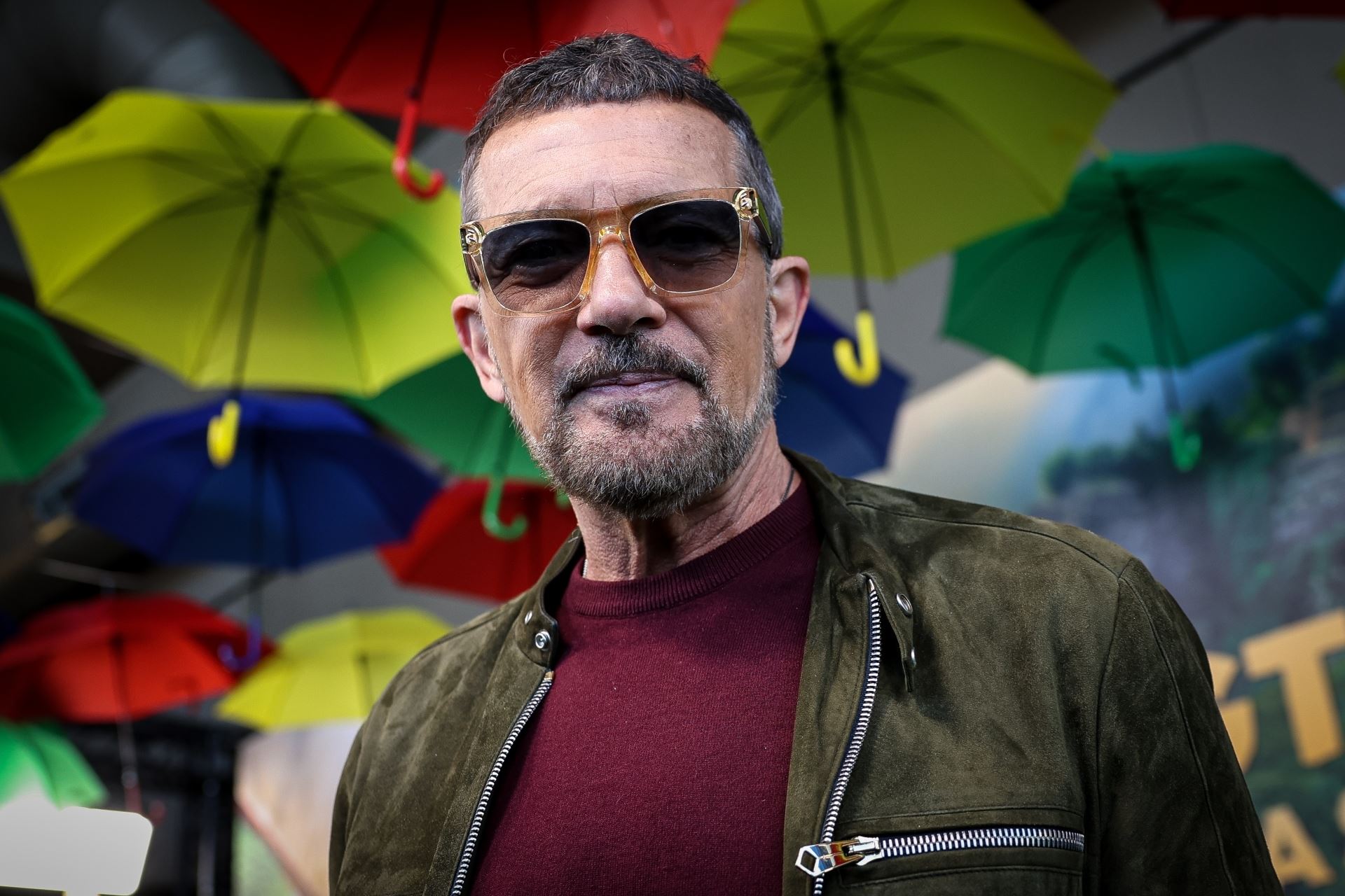 Πώς ο Antonio Banderas είναι σε φοβερή φυσική κατάσταση στα 65