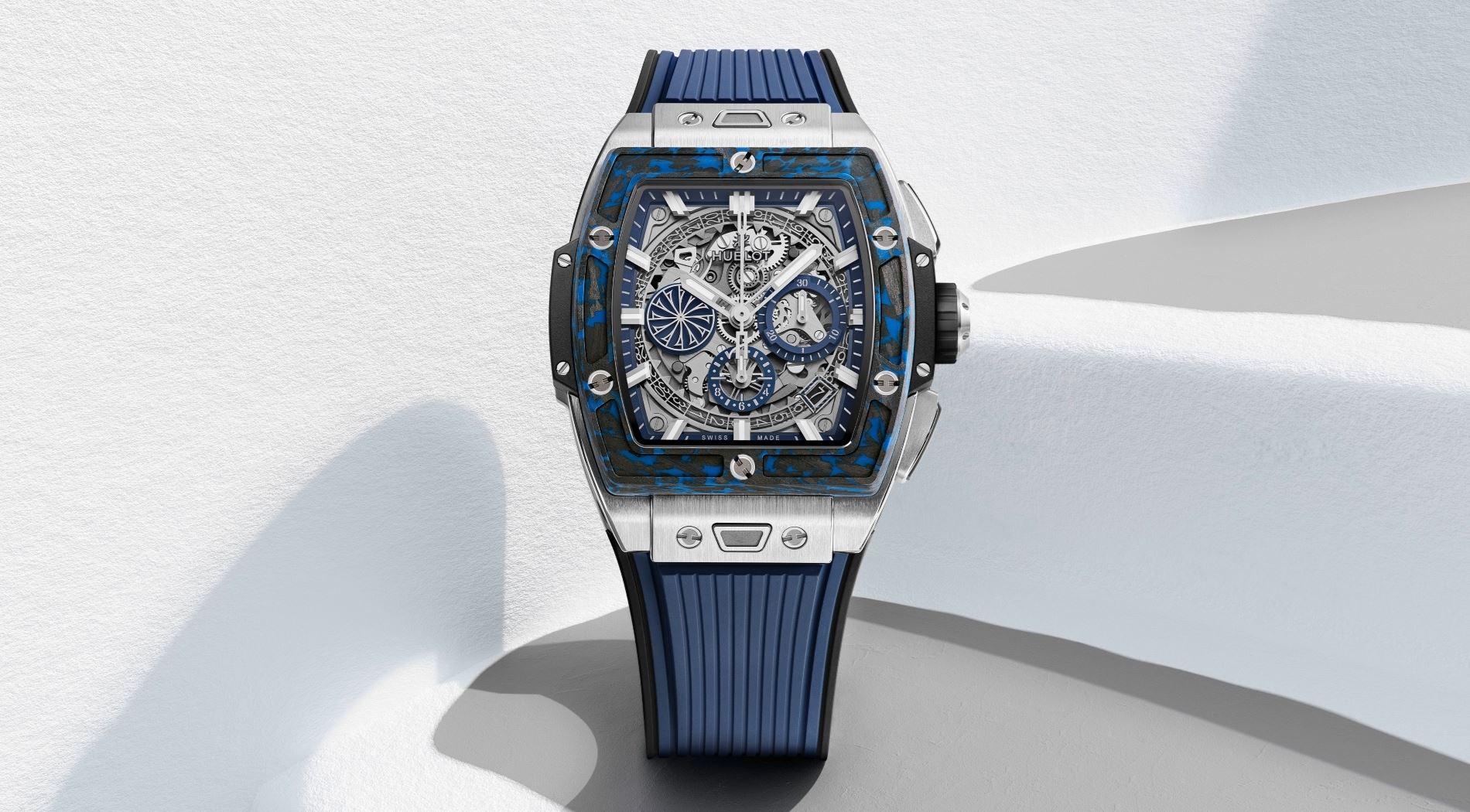 Με το Hublot Spirit of Big Bang Titanium Blue Carbon Mykonos Boutique όλα θυμίζουν το νησί των ανέμων