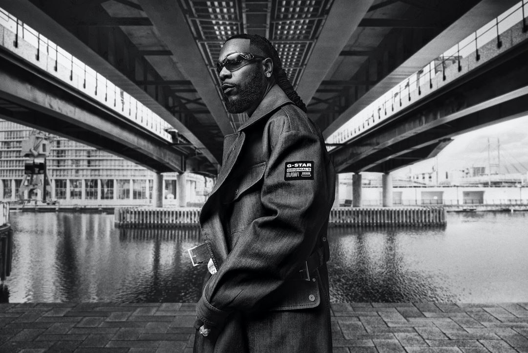 Ο Burna Boy είναι το νέο πρόσωπο της G-STAR