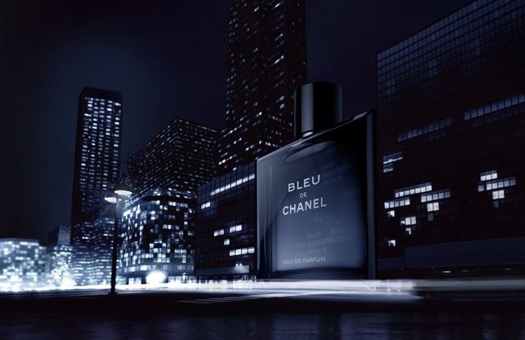 Bleu de Chanel, το αντρικό άρωμα που 'ακτινοβολεί' ελευθερία