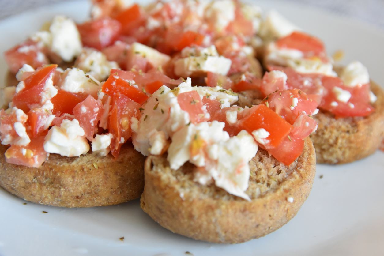 Ντάκος, η καλοκαιρινή αμβροσία