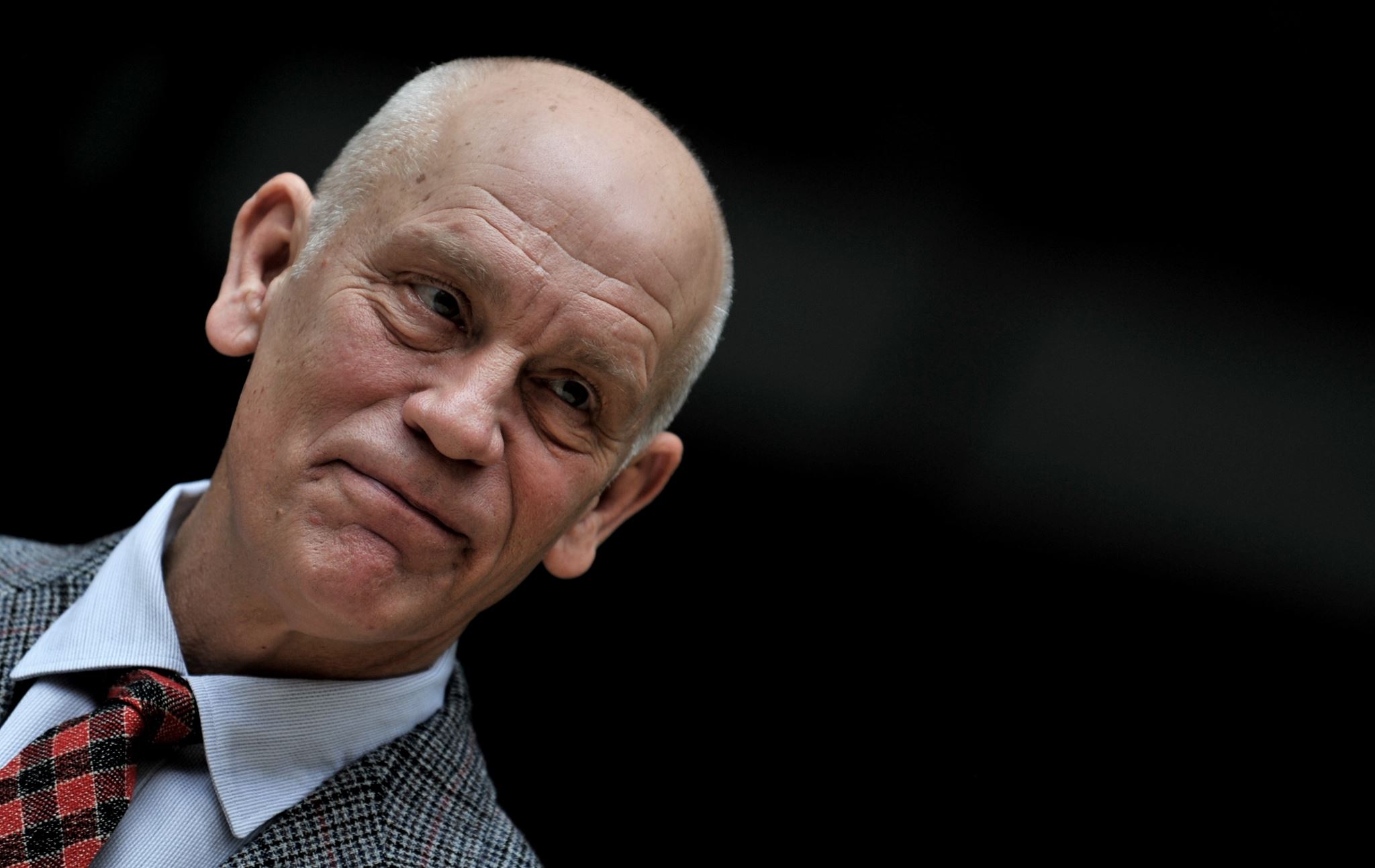 John Malkovich και Jonathan Rhys Meyers παλεύουν να σωθούν από μία πανδημία