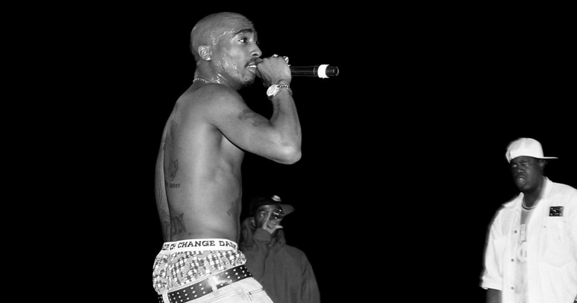 Όλες οι θεωρίες συνωμοσίας που υποστηρίζουν ότι ο Tupac ζει και βασιλεύει