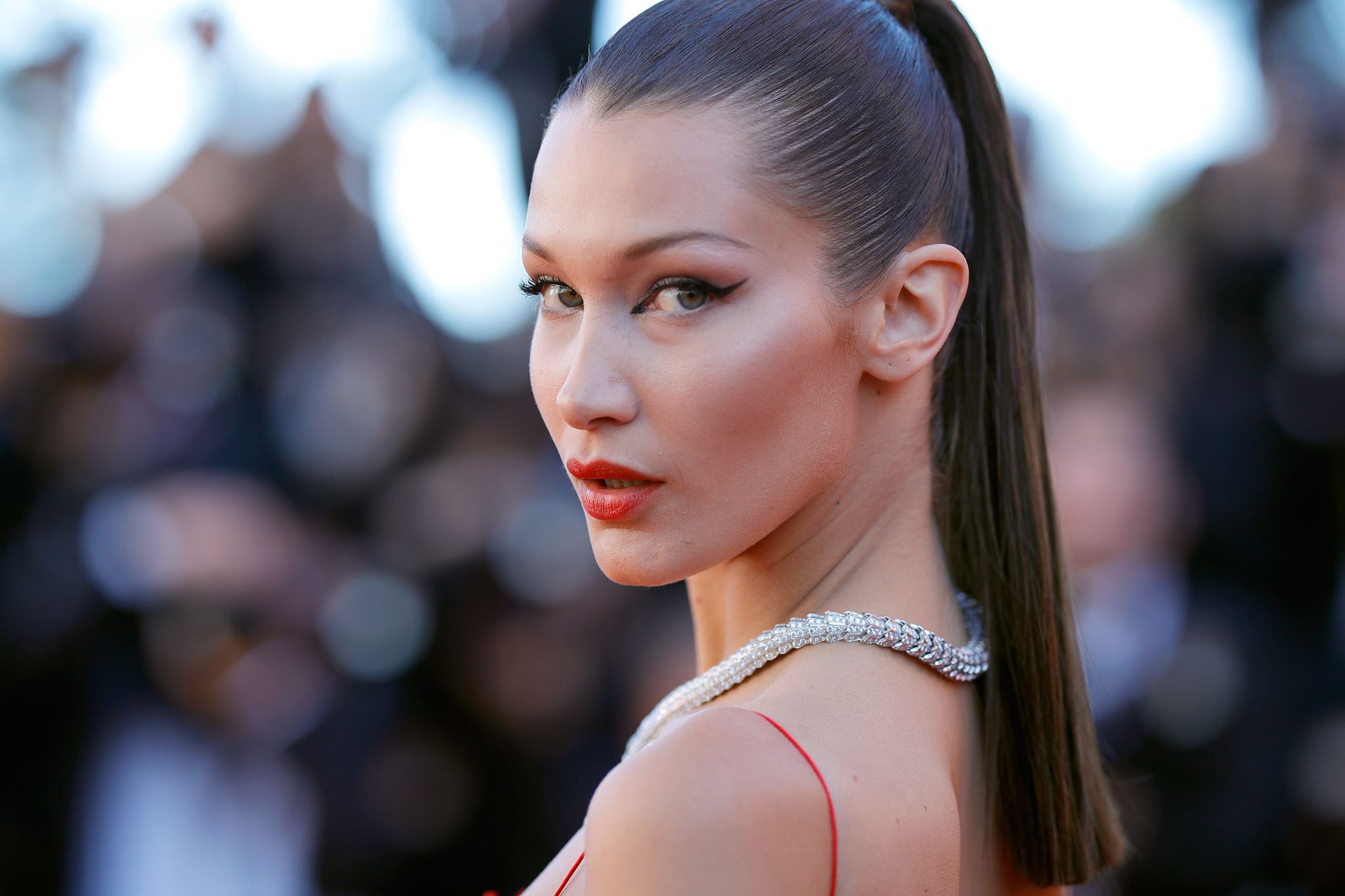 Η Bella Hadid κατηγορεί το Instagram για bullying