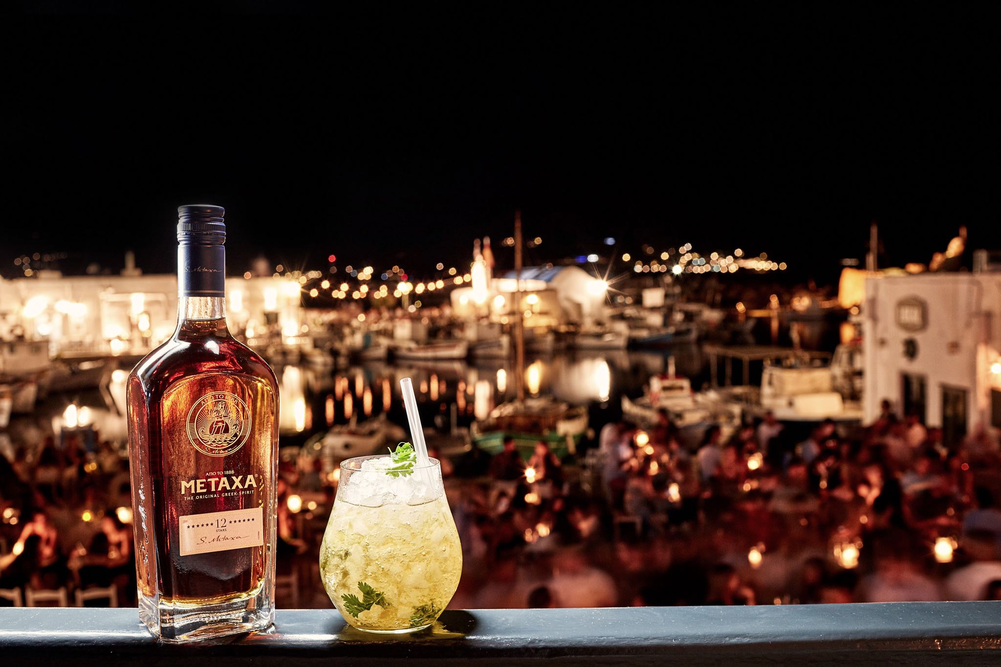 Πώς είναι να εξερευνάς τις Κυκλάδες μαζί με το κορυφαίο ελληνικό spirit