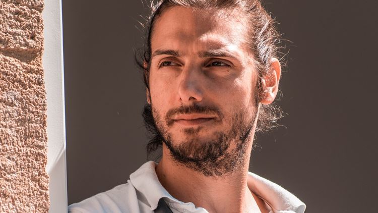 Η πειραγμένη ελληνική ζαχαροπλαστική του Κρίτωνα Πούλη