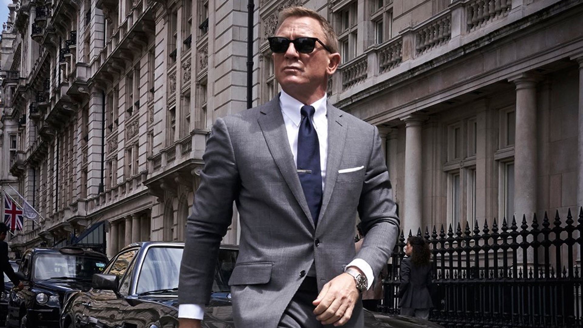Τα γυαλιά ηλίου του Daniel Craig στο Bond 25