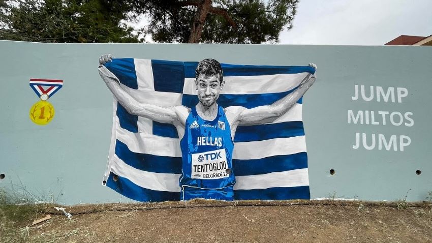 Jump Miltos: O Μίλτος Τεντόγλου έγινε mural στη Θεσσαλονίκη. Φυσικά.