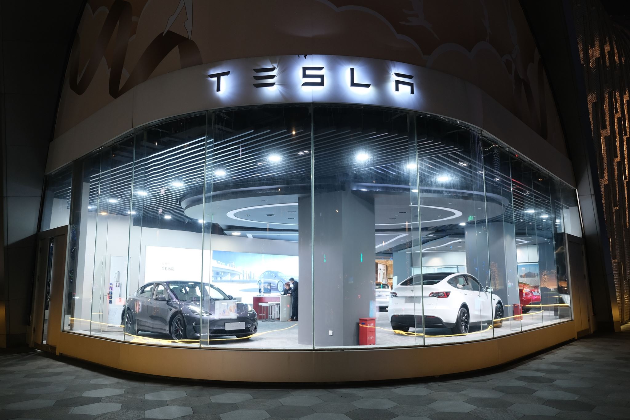 Υπαρχει μία εταιρεία που απειλεί την Tesla στις ευρωπαϊκές πωλήσεις