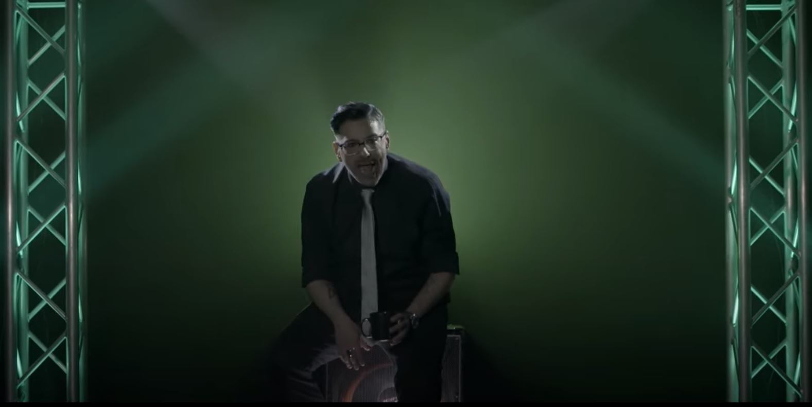 Ο Μιθριδάτης γίνεται viral με το "Για να μην τα χρωστάω"