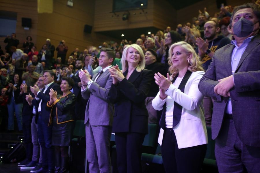 Κίνημα Δημοκρατίας: Ένα κόμμα ιδεολογικό super market