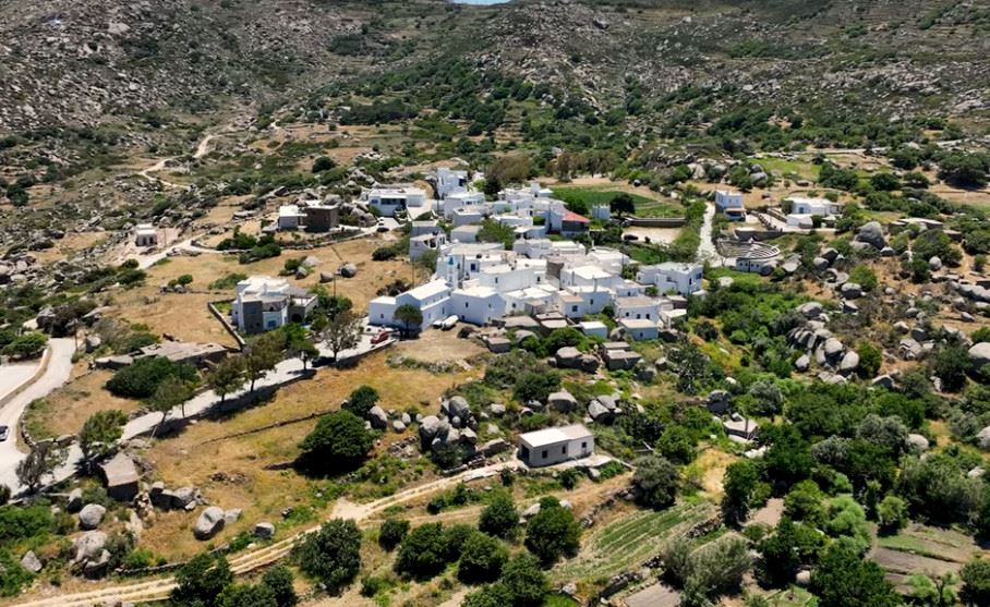 Βώλαξ, ένα σεληνιακό τοπίο στις Κυκλάδες